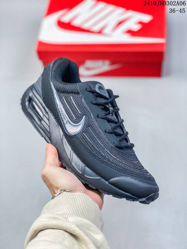 Nike Air Max Sold 采用全掌一体式设计，整体极具未来感，鞋面部分以流线型凹凸结构组成 货号：Dx3666 尺码：如图所示 编码：10Jhd302