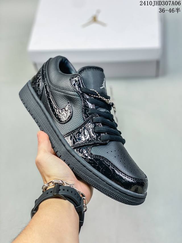 公司级air Jordan 1 Low Aj1乔1低帮休闲板鞋 同步官方配色 官方货号:Fb9933-102 尺码:36 36.5 37.5 38 38.5 3