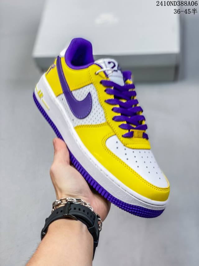 公司级耐克nike Air Force 1‘07 空军一号低帮百搭休闲运动板鞋。柔软、弹性十足的缓震性能和出色的中底设计，横跨复古与现代的外型结合，造就出风靡全