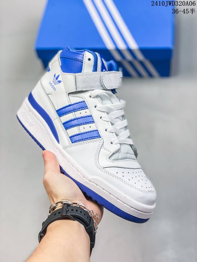 公司级adidas Forum 84 High 高帮魔术贴 百搭潮流休闲运动板鞋 以复古篮球鞋的外形为基础 采用皮革与织物拼接 简约百搭 更加贴合舒适 中底内侧