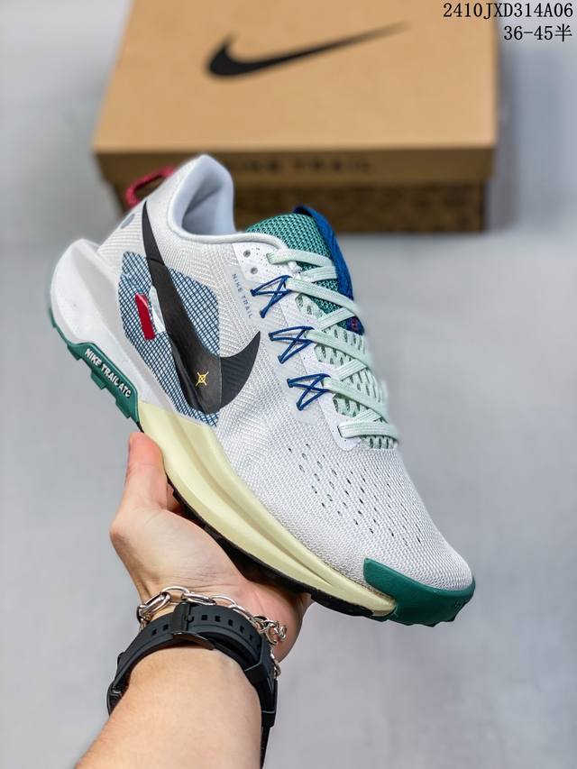 耐克 Nike Reactx Pegasus Trail 5 Next Nature 越野登山跑步鞋 登月兼顾迅疾外观和稳固脚感 后跟覆面和中足动态支撑巧妙融合