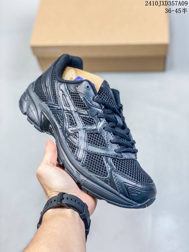 真标带半码！ Asics Gel-1 亚瑟士新款运动跑步鞋 Asics Gel-1 可以称得上是复古美学的入门代表作，它所呈现的是千禧年后期的时代变迁风格。 整