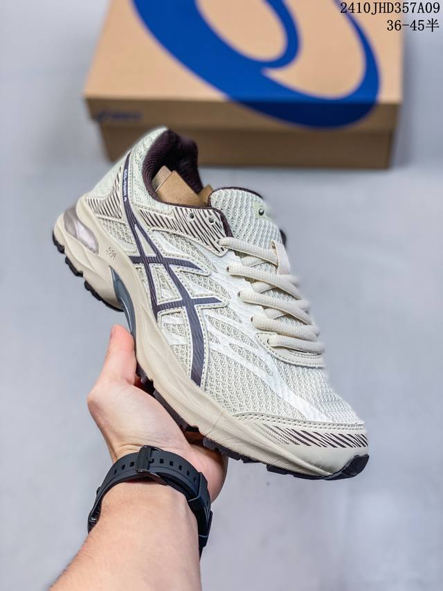 真标带半码！ Asics Gel-1 亚瑟士新款运动跑步鞋 Asics Gel-1 可以称得上是复古美学的入门代表作，它所呈现的是千禧年后期的时代变迁风格。 整