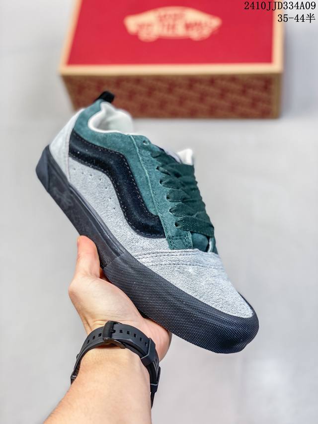 中国红面包鞋来了～ Vans Knu-Skool Vr3 Lx 万斯低帮复古休闲硫化板鞋 肥胖版大logo 原版全皮猪八面料 尺码：35 36 36.5 37