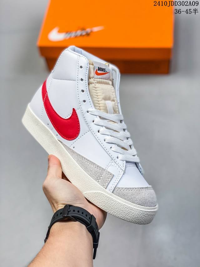 真标耐克nike Blazer Mid ‘1977 Vintage”Infinite“ 经典开拓者高帮百搭休闲运动板鞋.采用牛剖皮革鞋面材质 货号：Bq6806