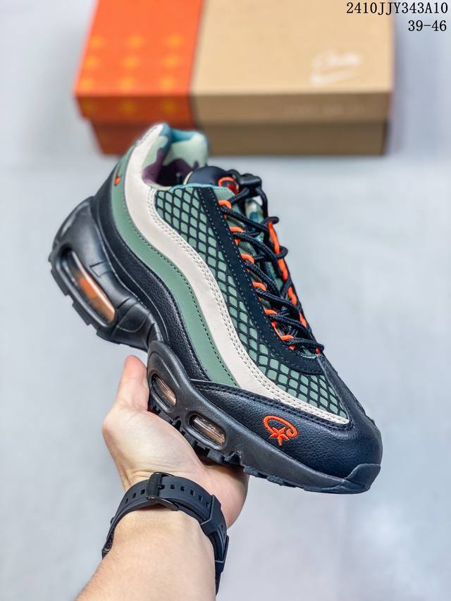 Nike 耐克 Air Max 95 潮流百搭 气垫缓震慢跑鞋 休闲防滑运动鞋！Nike耐克跑步鞋经典透气舒适运动鞋休闲鞋。为了迎接今年的世界地球日，Nike