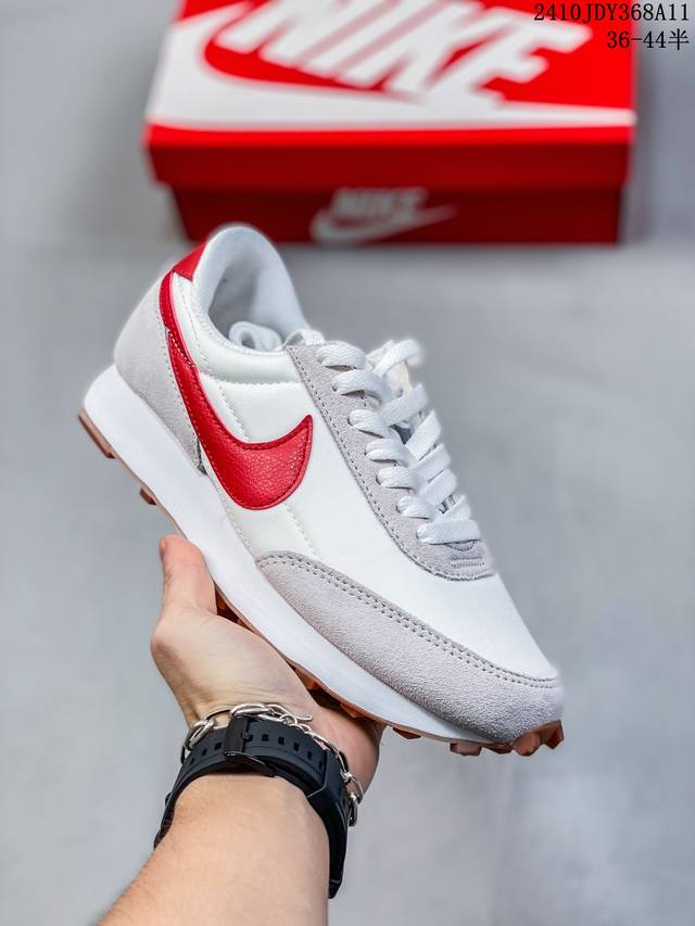 公司级nike 耐克 采用翻毛麂皮拼接牛津布面材质， 耐克nike Daybreak Sp破晓系列华夫复古休闲运动慢跑鞋 货号：Ck2351-700 Size：