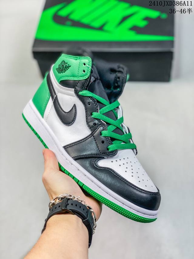 耐克 Nike Air Jordan 1 Retro High Og 乔丹一代篮球鞋复刻运动鞋 皮面高帮板鞋的设计灵感源自运动夹克，带你重温入选球队时刻。采用经