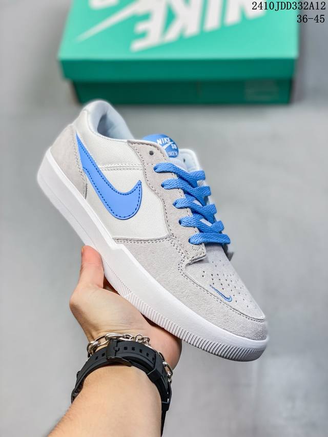 正确无色差版本 Nike Sb Force 58 是一款将前沿创新带入街头的单品，它具有硫化杯底，具有出色的耐用性和灵活性。在饰面上放置通风口，它自始至终都融入