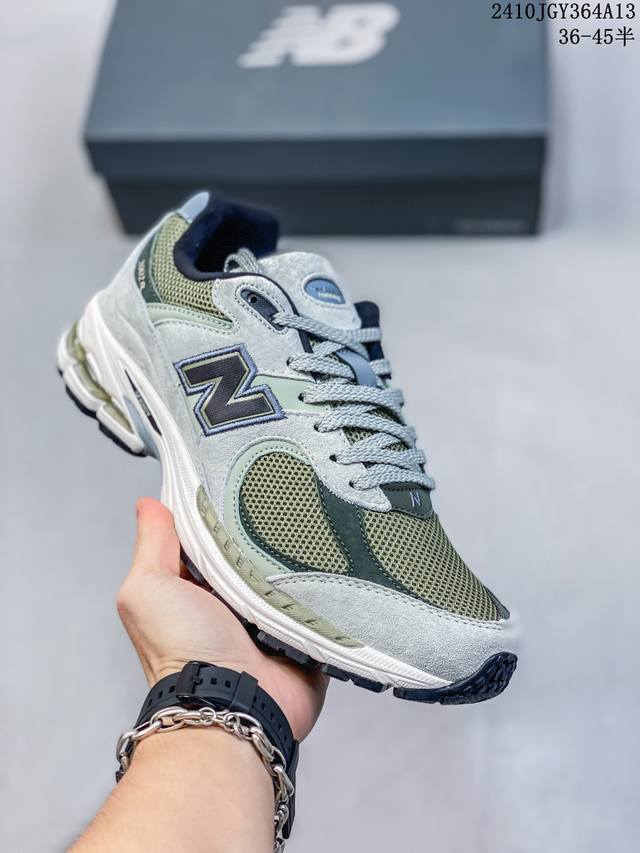 新百伦 New Balance Ml2002 系列复古老爹风 男女休闲鞋情侣百搭慢跑鞋运动男鞋女鞋 采用拼接网眼织物鞋面 后跟搭载外露缓震胶 货号：M2002R