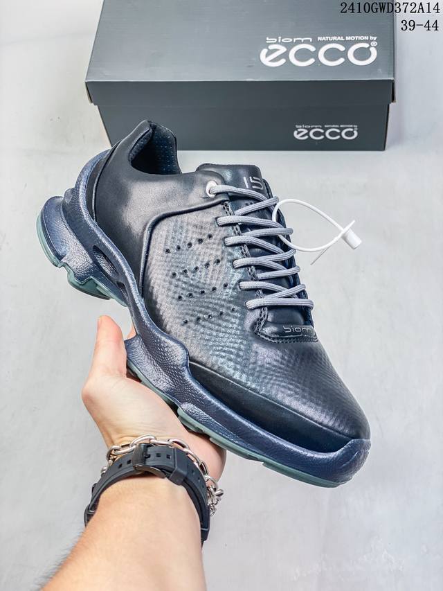 Ecco 2024爱步 15周年经典 #经典和现代工艺品质融合 精选小牛皮面料 百搭休闲老爹鞋 舒适性相当不错 版型楦型非常到位上脚 专柜热销款 独有鞋型设计