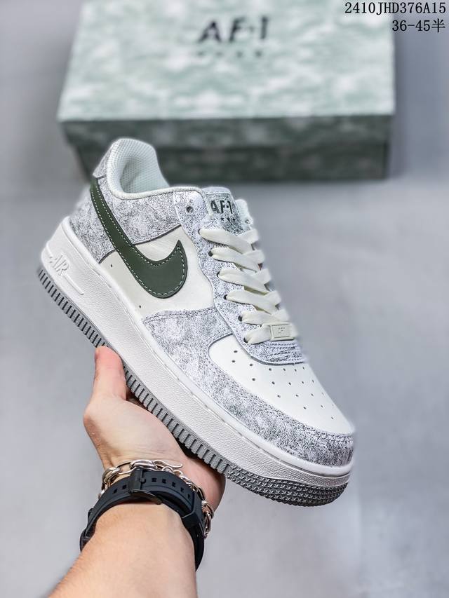 海外限量发售！公司级nike Air Force 1 '07 Low “斯图西联名--米灰黑猪八”空军一号 低帮 运动鞋 休闲鞋 折边针车 工艺难度大 原楦头原