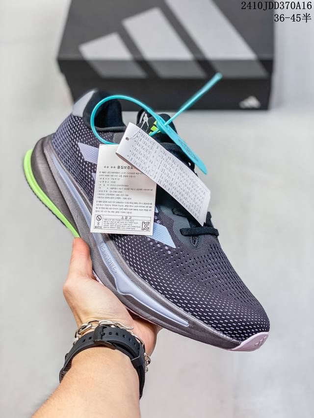 阿迪达斯adidas Alphaedge 4D M 针织呼吸面休闲运动慢跑鞋 鞋面以经典跑鞋 Zx 4000 为蓝本打造。为了带来更好的穿着脚感并适应 4D 的