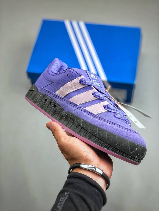 Adidas Adimatic 面包鞋 阿迪 Adidas Team Court 面包鞋 浮夸的日韩版面与鞋底 颜值爆棚 开学季不撞鞋 货号：Ie3931 尺码