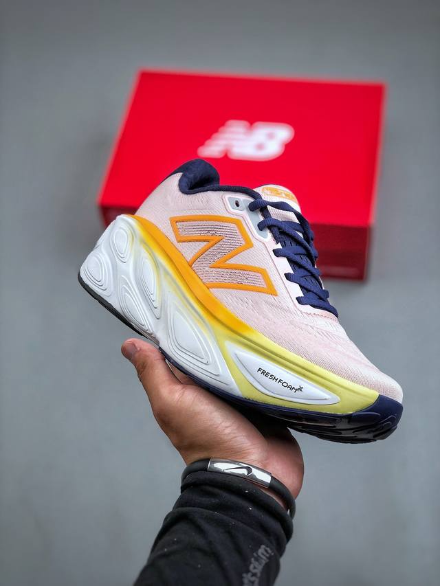 New Balance Nb Fresh Foam X More V4 舒适跑鞋凭借fresh Foam More，该系列的全新产品fresh Foam X M