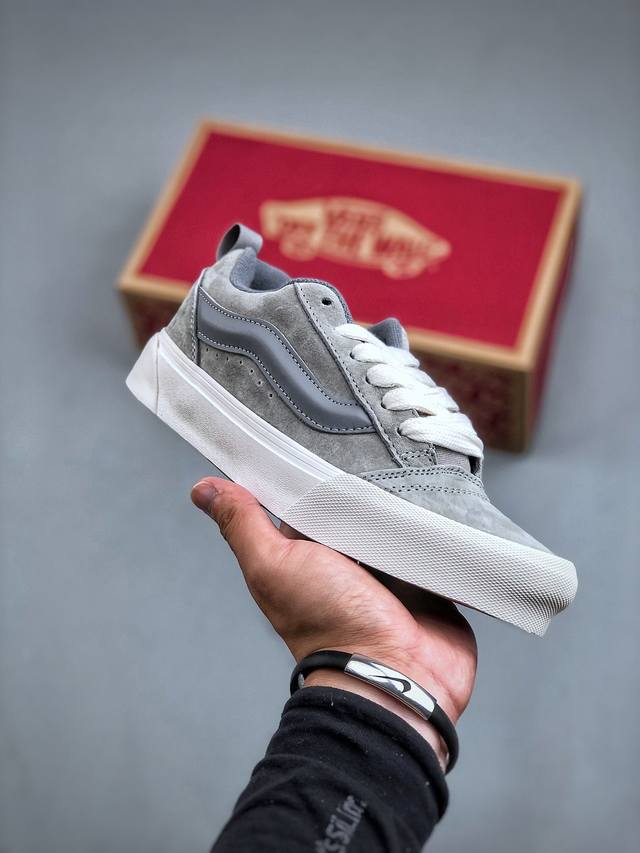 超火的vans面包鞋平替款来了 Vans Classics Knu Skool 肥胖大logo黑白 海军蓝 经典面包鞋 Imran Potato与vans联名超