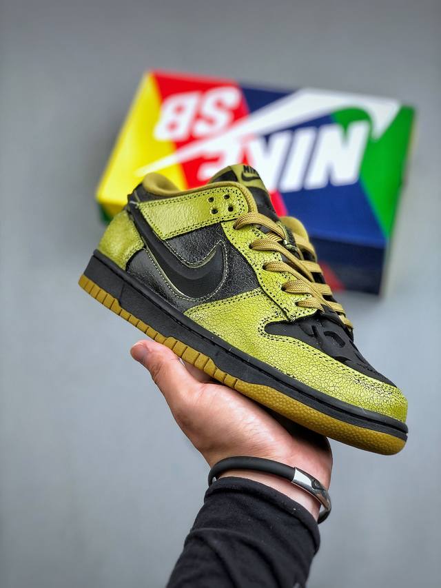 Nike Sb Dunk Low 定制配色 独家版型蒸餾加工帶來的是更好的视觉和脚感体验 清洁度 电绣工艺 皮料切割干净无任何毛边 细节完美 货号： Fj4 -