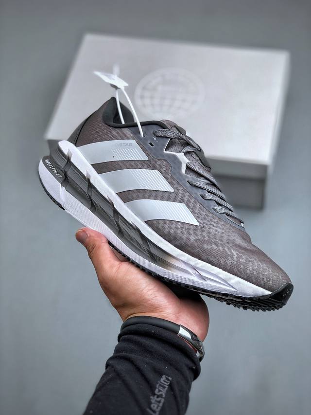 Adidas Adistar 清风系列马拉松休闲跑鞋 实拍首发 Adistar将柔软、轻便的 Repetitor泡棉平台与更坚固的repetitor +泡棉相结