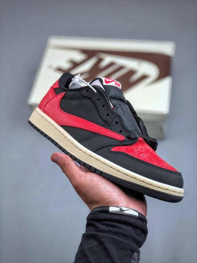 Travis Scott X Air Jordan 1 ” 黑红 “ Aj1乔1 Ts 闪电 联名倒钩 低帮文化篮球鞋 完美品质出货 细节如图所示 鞋面切割工整