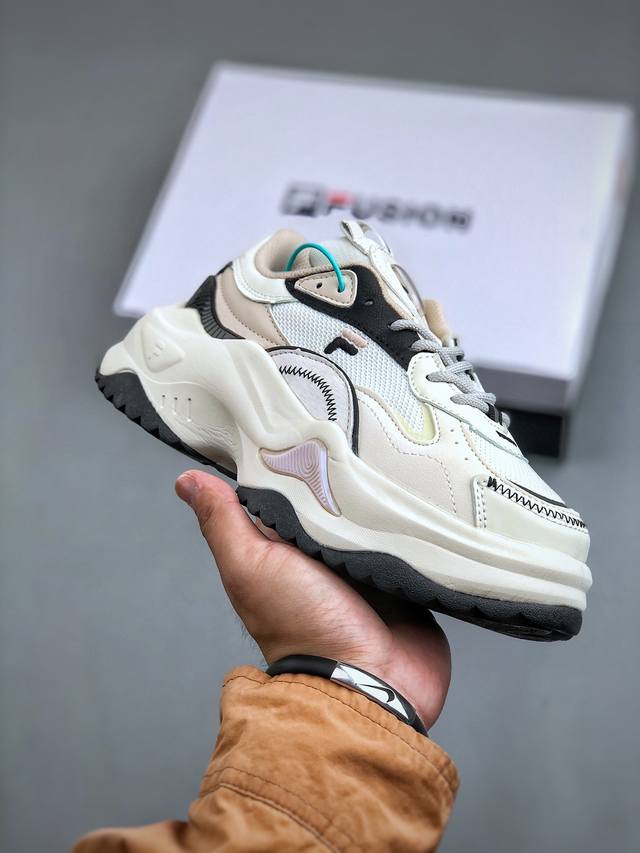 Fila Fusion 斐乐潮牌 厚底休闲跑鞋 T12W331301Fwc 尺码：35.5 36 36.5 37.5 38 38.5 39 40