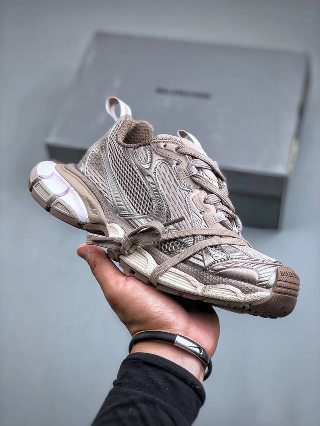 I8版 Balenciaga Phantom Sneaker 巴黎世家巴黎世家3Xl全新十代潮流跑鞋 增加全新设计 在延续 Track Trainer 户外轮廓