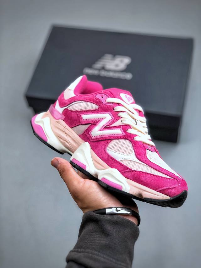 Joe Freshgoods X New Balance Nb9060 联名款 复古休闲运动慢跑鞋 鞋款灵感源自设计师本人对夏日的怀日回忆。鞋面大身由空间双格及