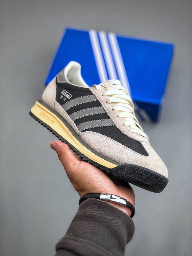 Adidas Originals Sl 72 Rs Ji2498阿迪经典复古慢跑鞋 #鞋款采用舒爽尼龙鞋面、绒面革饰面和皮革细节等设计。与此同时，搭载着 Eco