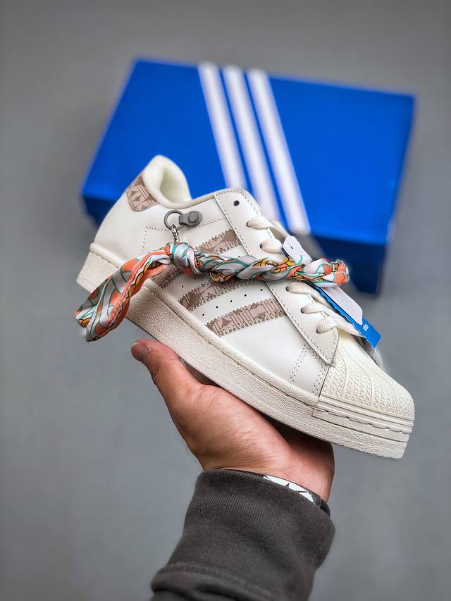 Adidas三叶草 Originals Superstar Ayoon W贝壳头系列低帮经典百搭休闲运动板鞋货号: H03726 尺码：35.5-40 半