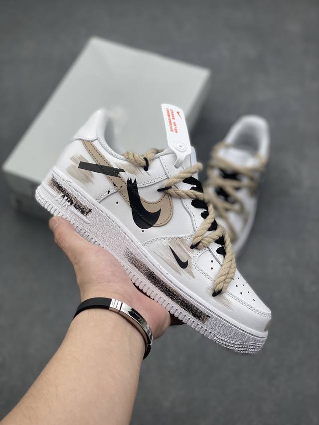 独家实拍nike Air Force 1‘07 原楦头原纸板 打造纯正低帮空军版型专注外贸渠道 全掌内置蜂窝气垫 原盒配件 原厂中底钢印、拉帮完美 官方货号:D