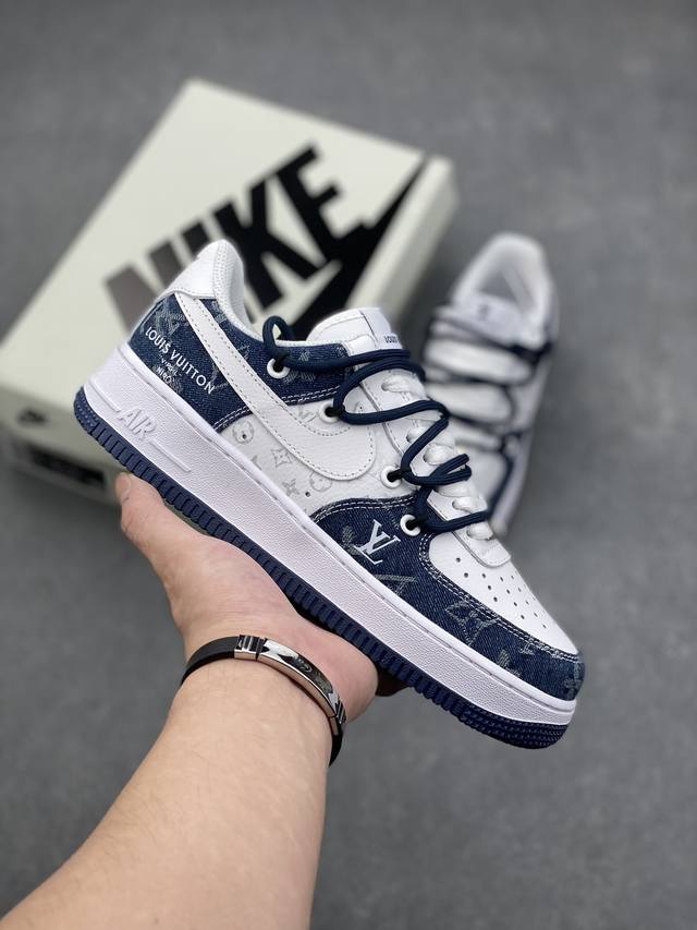 耐克nike Air Force 1 Low 空军一号低帮百搭休闲运动板鞋。柔软、弹性十足的缓震性能和出色的中底设计，横跨复古与现代的外型结合，造就出风靡全球三