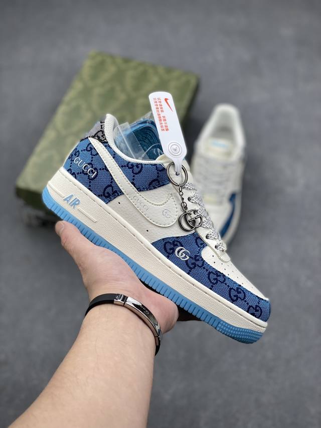 耐克nk Air Force 1'07 Low 古驰联名 空军一号低帮休闲板鞋 配色设计灵感来源于二次元涂鸦风 黑银搭配 高级感拉满 尺码：36 36.5 37