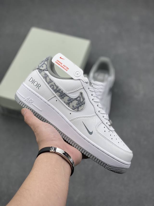 Nike Air Force 1 '07 Low “迪奥联名--灰暗夜行者”空军一号 低帮 运动鞋 休闲鞋 原楦头原纸板 原装鞋盒 原厂鞋底 发光鞋带搭配发光鞋