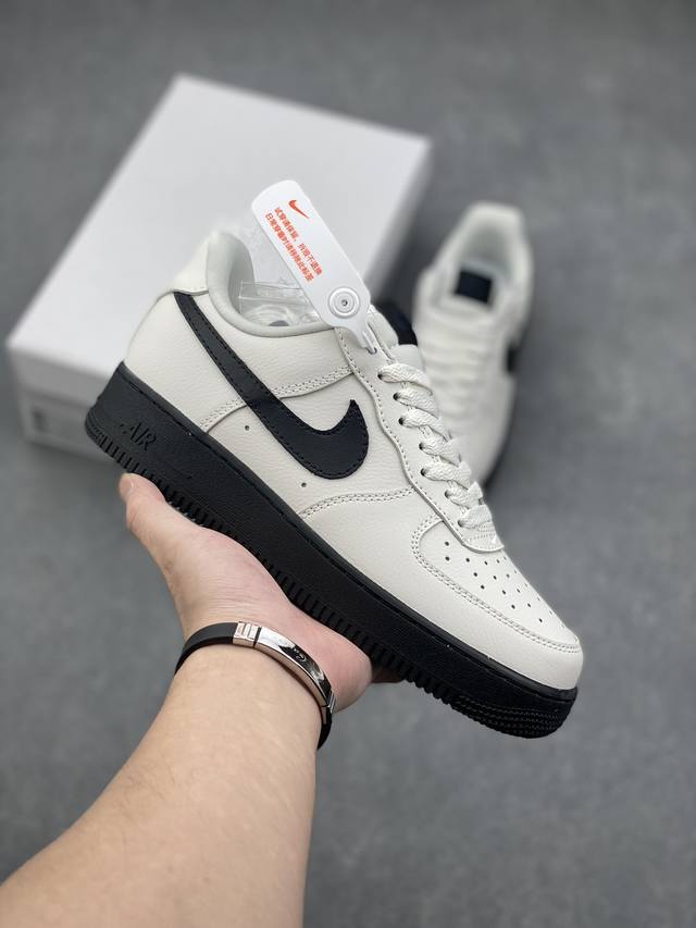 Nike Air Force 1 Low 白黑 原楦头原纸板 打造纯正空军版型 专注外贸渠道 全掌内置蜂窝气垫 原盒配件 原厂中底钢印、拉帮完美 货号：Hj7