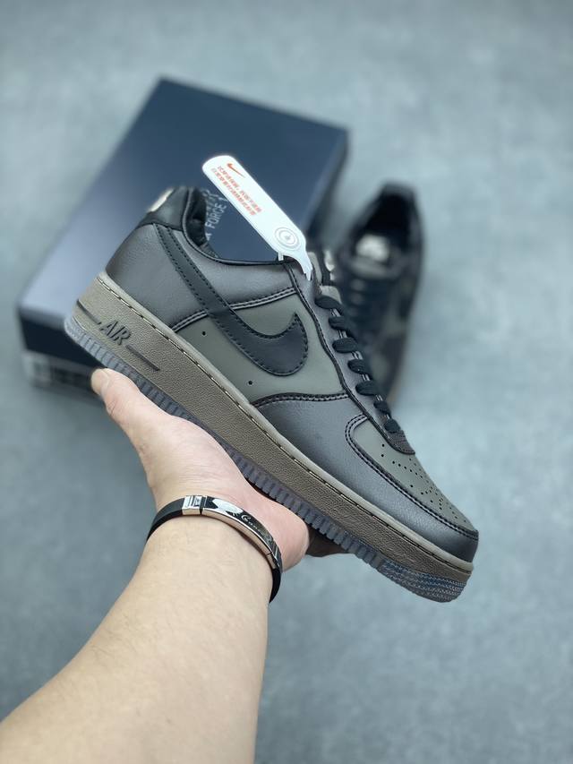 Nike Air Force 1 Low 原楦头原纸板 打造纯正空军版型 专注外贸渠道 全掌内置蜂窝气垫 原盒配件 原厂中底钢印、拉帮完美 货号：Fz4167-