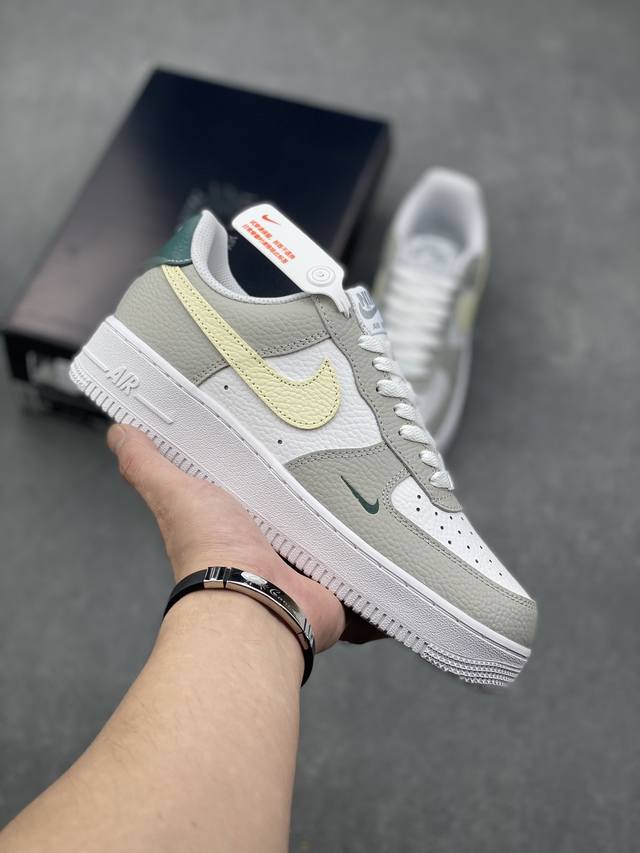 Nike Air Force 1 Low 原楦头原纸板 打造纯正空军版型 专注外贸渠道 全掌内置蜂窝气垫 原盒配件 原厂中底钢印、拉帮完美 货号：Hv2376-