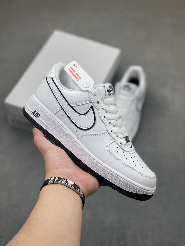 工厂套现 福利特价 耐克 Nike Air Force 1 ’07 空军一号低帮百搭休闲运动板鞋。柔软、弹性十足的缓震性能和出色的中底设计，横跨复古与现代的外型