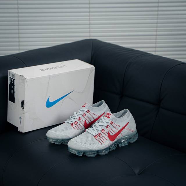 耐克nike Air Vapormax Flyknit 蒸大汽气垫 经黑典科技 永过不时 超鞋轻身 透编气织 缓气震垫底 专为练训跑步量身打造的鞋款 货号：84