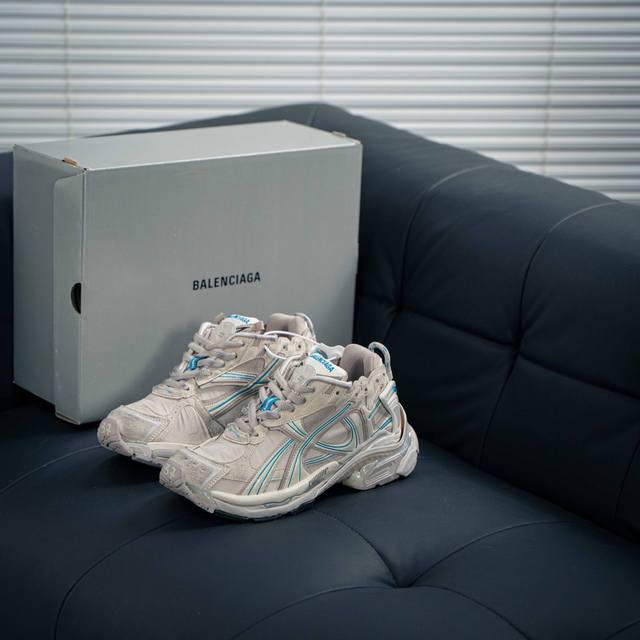 复解古构,高奢品牌-巴黎家世7.5代balenciaga Runner Sneaker” 风坏破 复老古鞋爹 通过溢胶、旧做、线缝细等节，示展设了师计 Demn