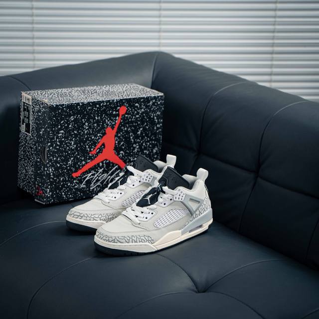 Nike Jordan Spizike Low 全新配色 这款鞋子著名导演斯派克 李的jordan Spizike专属，Jordan Spizike Low 作