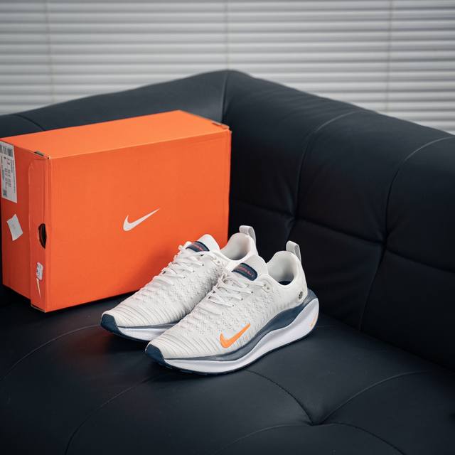 Nike Zoomx Infinity Run 4 耐克全新编织面专业缓震跑鞋 #鞋款缓震系统的设计理念借鉴了react Infinity Run跑鞋的经验，但