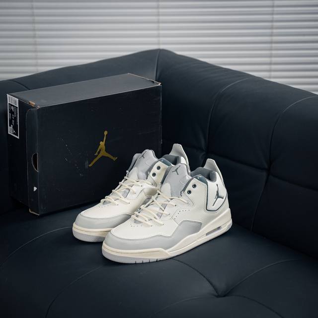 Air Jordan Courtside 23 乔丹23代 乔丹篮球鞋系列 Jordan Courtside 23 男子运动鞋华丽回归，重现街头，展现优雅的外观