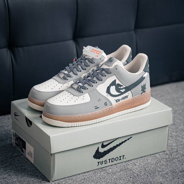 Air Force 1 Low 原装级别 原楦头原纸板 打造纯正空军版型专注外贸渠道 全掌内置蜂窝气垫 原盒配件 原厂中底钢印、拉帮完美 货号：Cw1888 8