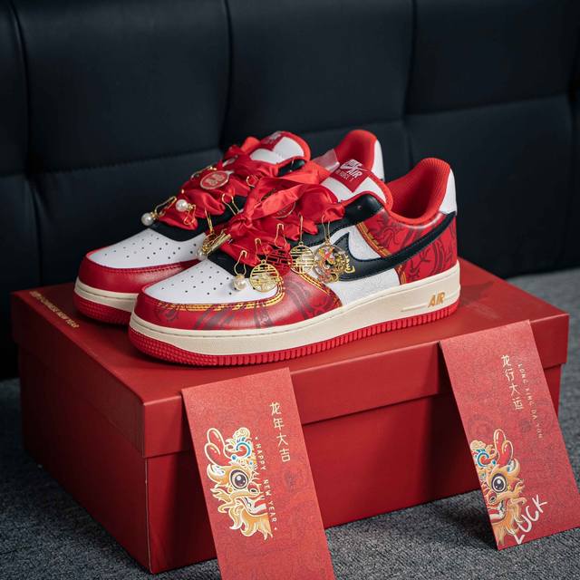 Air Force 1 Low 原装级别 原楦头原纸板 打造纯正空军版型专注外贸渠道 全掌内置蜂窝气垫 原盒配件 原厂中底钢印、拉帮完美 货号：Fn7439 1