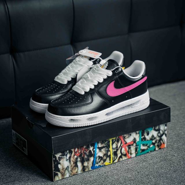 Air Force 1 Low 原装级别 原楦头原纸板 打造纯正空军版型专注外贸渠道 全掌内置蜂窝气垫 原盒配件 原厂中底钢印、拉帮完美 货号：Aq368 04