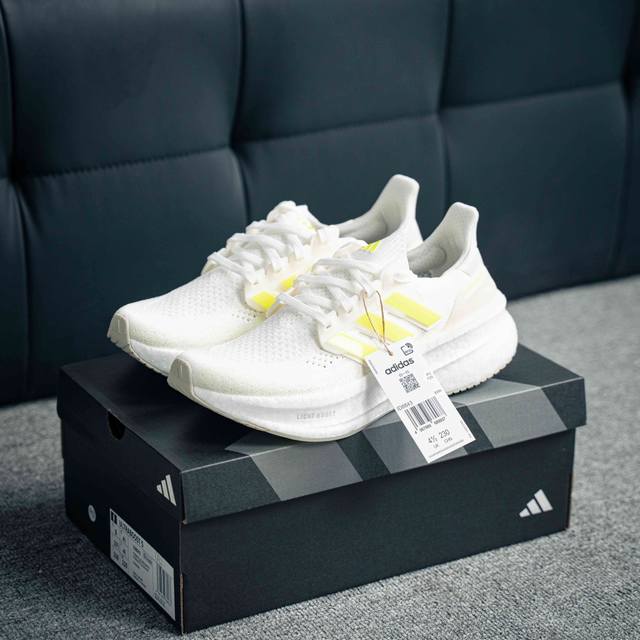 Adidas Ultraboost 5 阿迪达斯新款休闲爆米花跑步鞋 货号：Id8843 尺码：36 36.5 37 38 38.5 39 40 40.5 41