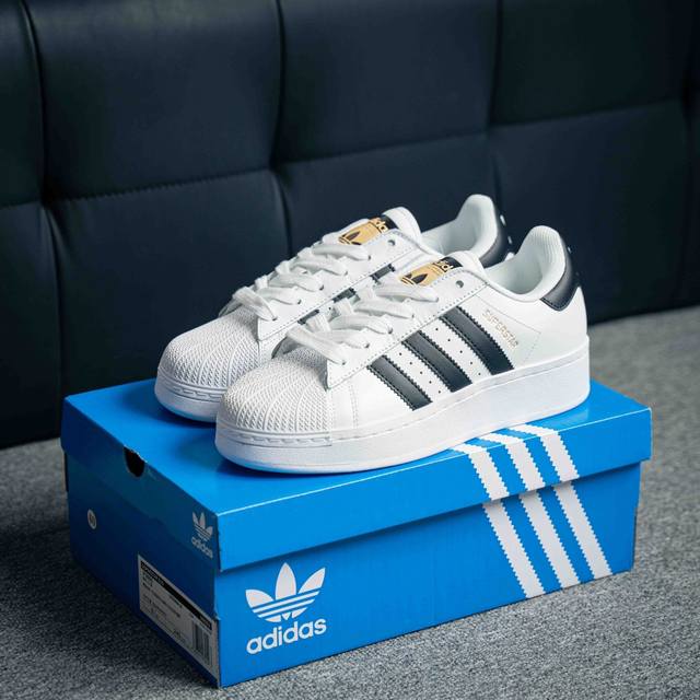 Adidas Originals Superstar Xlg T贝壳头系列低帮厚底松糕经典百搭休闲运动板鞋 以现代时尚元素焕新演绎的经典运动鞋当你试图定义adi