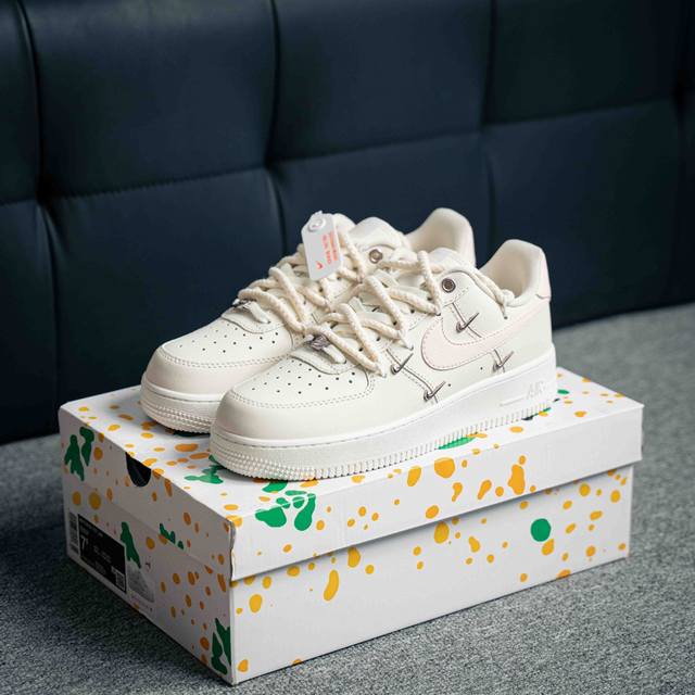 Air Force 1 Low 原装级别 原楦头原纸板 打造纯正空军版型专注外贸渠道 全掌内置蜂窝气垫 原盒配件 原厂中底钢印、拉帮完美 货号：Fc8110 1