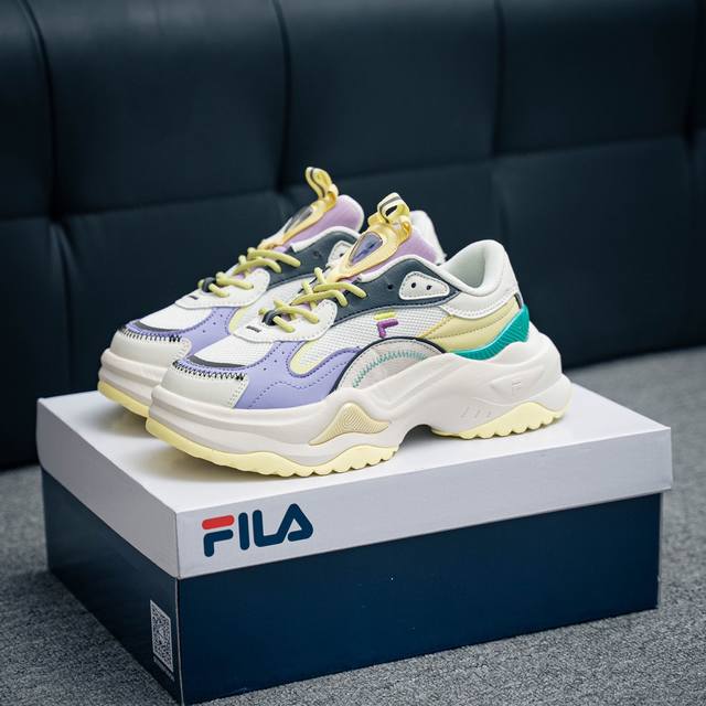 Fila Fusion斐乐潮牌 Bianco 织物合成革 硬糖 拼接减震防滑耐磨透气 低帮 老爹鞋 货号：T12W33 1Fsp 尺码：35.5 36 36.5