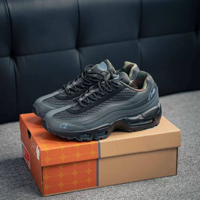 Nike 耐克 Air Max 95 潮流百搭 气垫缓震慢跑鞋 休闲防滑运动鞋！Nike耐克男鞋跑步鞋经典透气舒适运动鞋休闲鞋。为了迎接今年的世界地球日，Nik