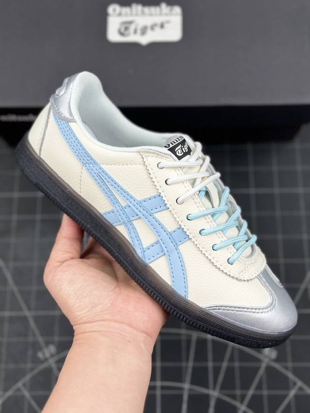 核心私 亚瑟士 Onitsuka Tiger Tokuten 复古低帮休闲跑鞋 Tokuten的灵感来源于80年代的室内用鞋 T-Toe前足补强设计 室内鞋的橡